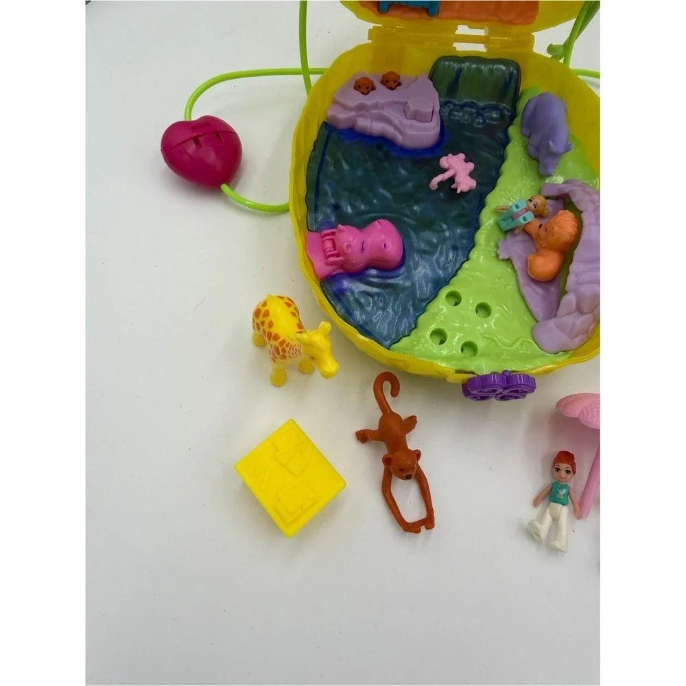Polly Pocket Tropical Playset with Pineapple Hut & Mini Dolls‎